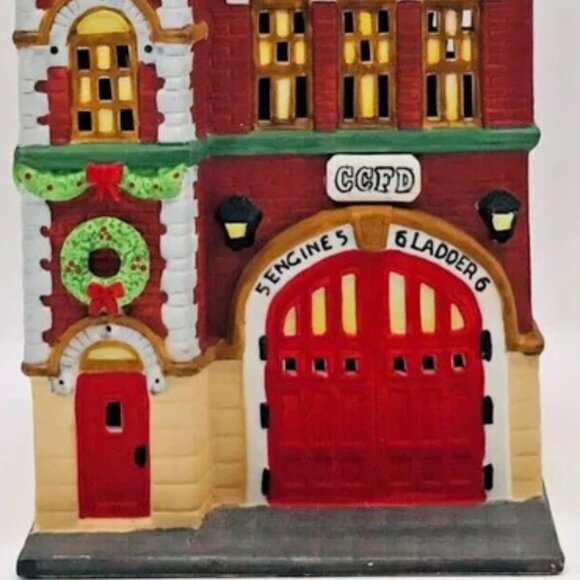 Department 56 Christmas in the City Red Brick Fire Station 55360 - Picture 2 of 2